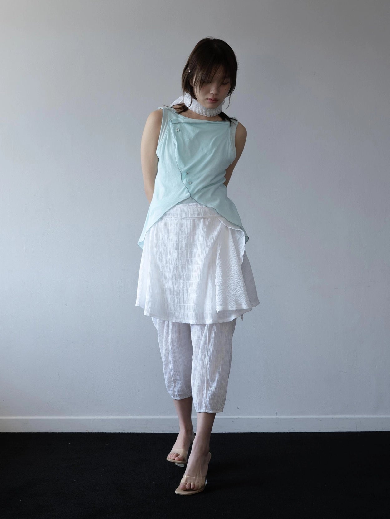 iina-official-ss-25-petal-top(aqua-mint)