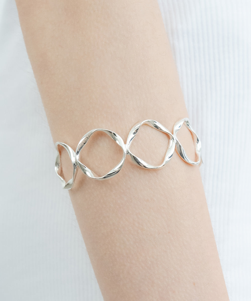 xanadu-ss-26-halo-bangle-silver-s