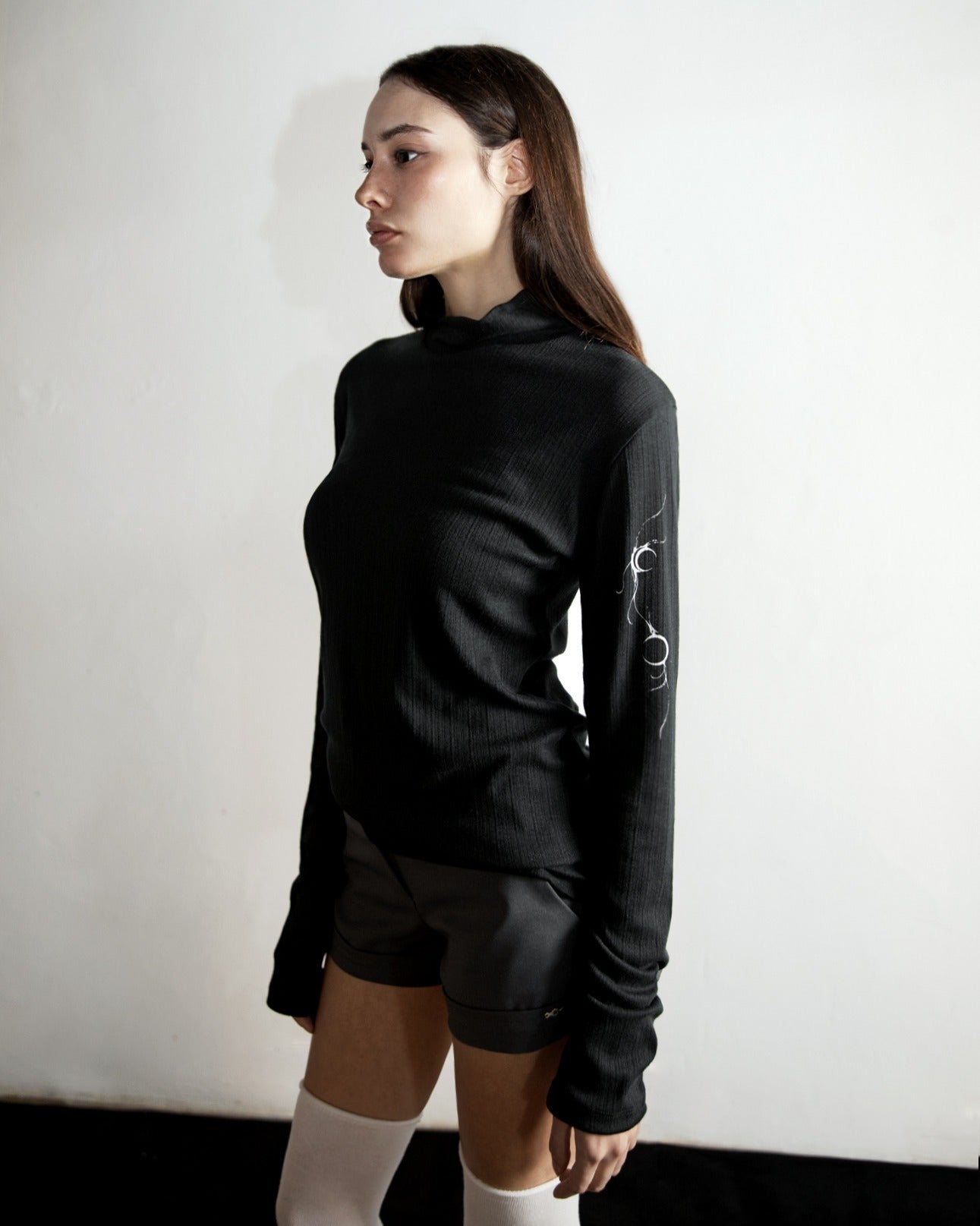 magoren-seoul-ss-26-tattooed-eclipse-loose-fit-turtleneck-long-sleeve-black-black-s
