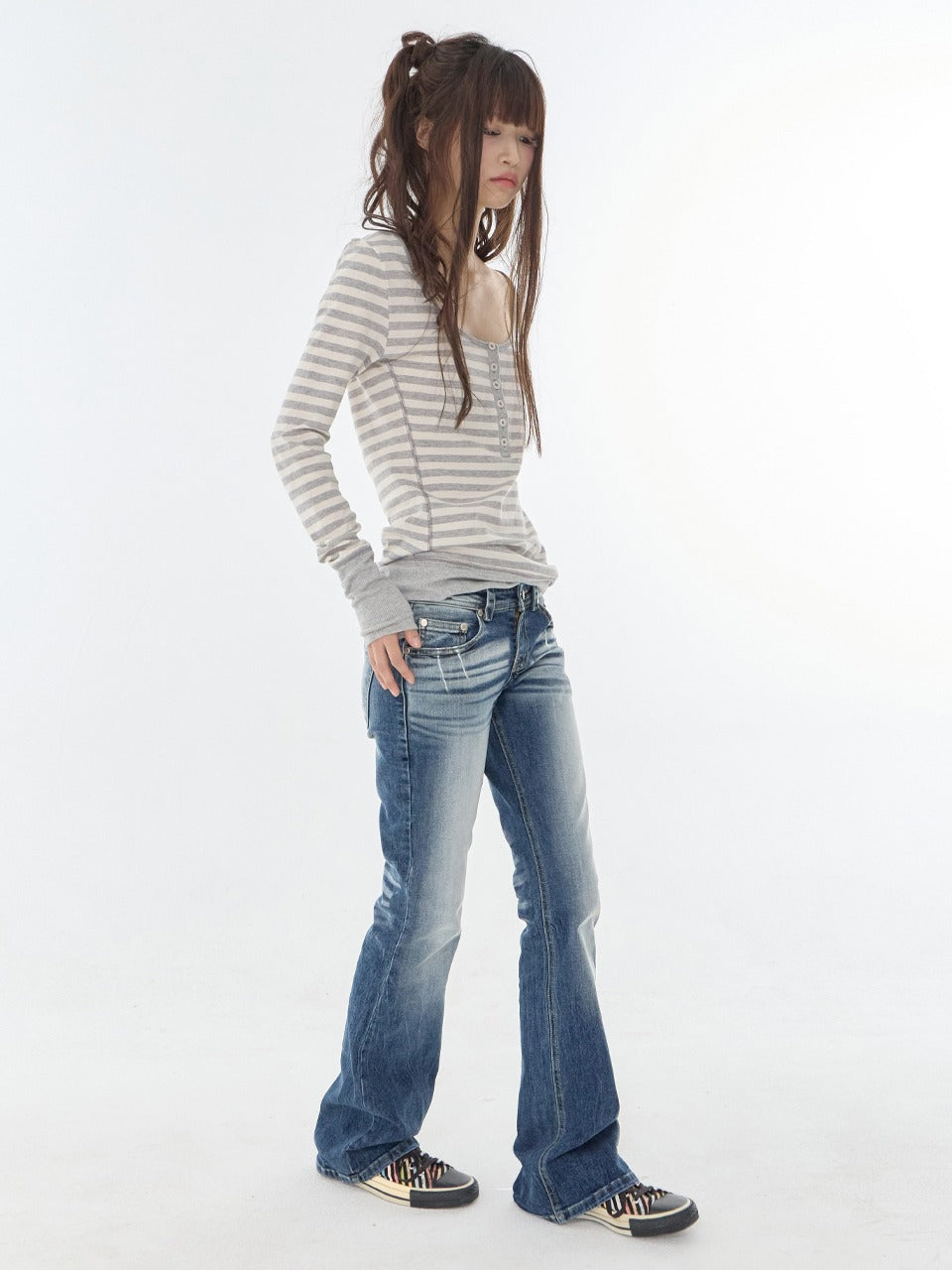 expired-girl-fw-26-faded-low-rise-bootcut-jeans-black-size