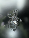 dazzling-club-seasonless-metalic-flower-ring