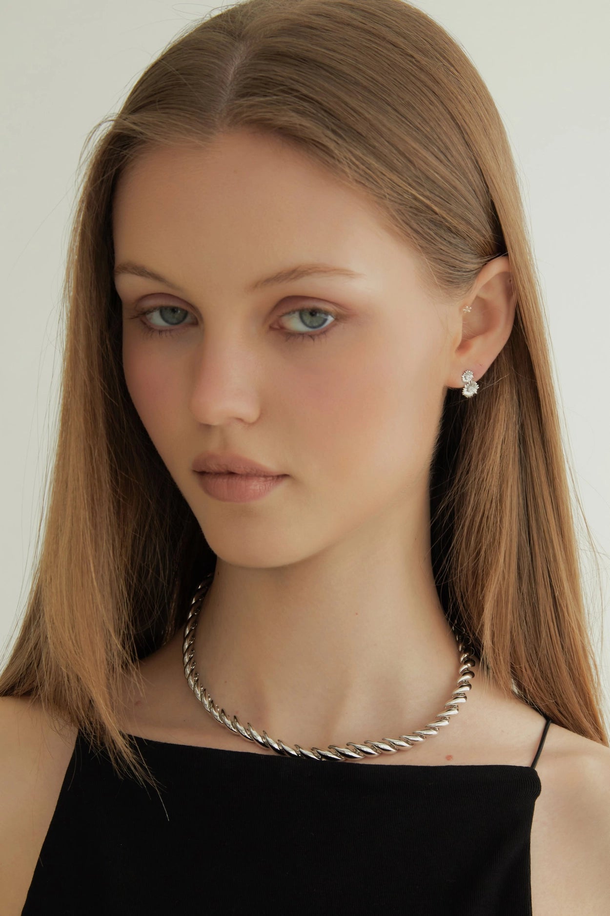 lolla-seasonless-twist-necklace