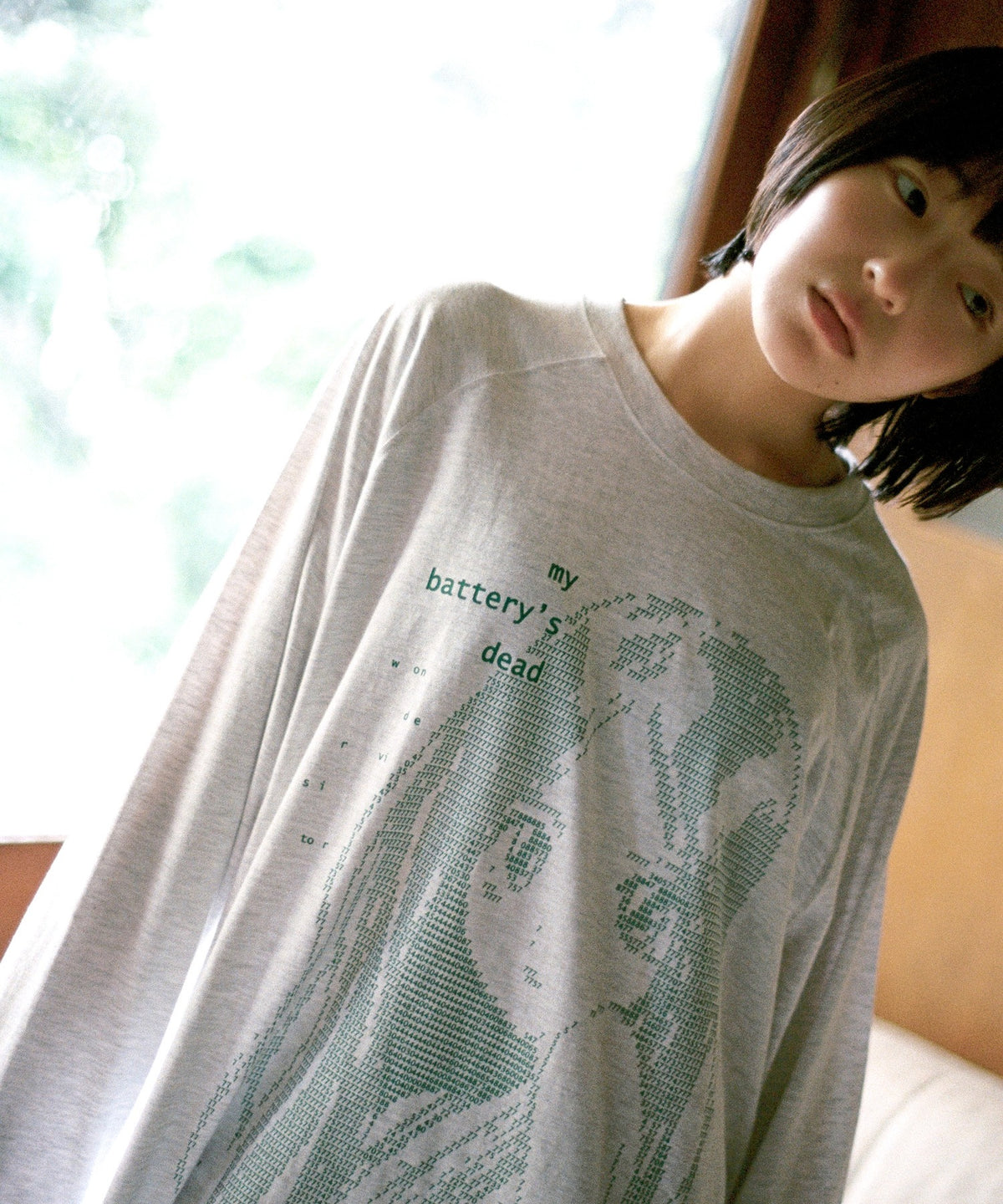 wonder-visitor-fw-26-ascii-girl-raglan-ls-t-light-grey-light-gray-size