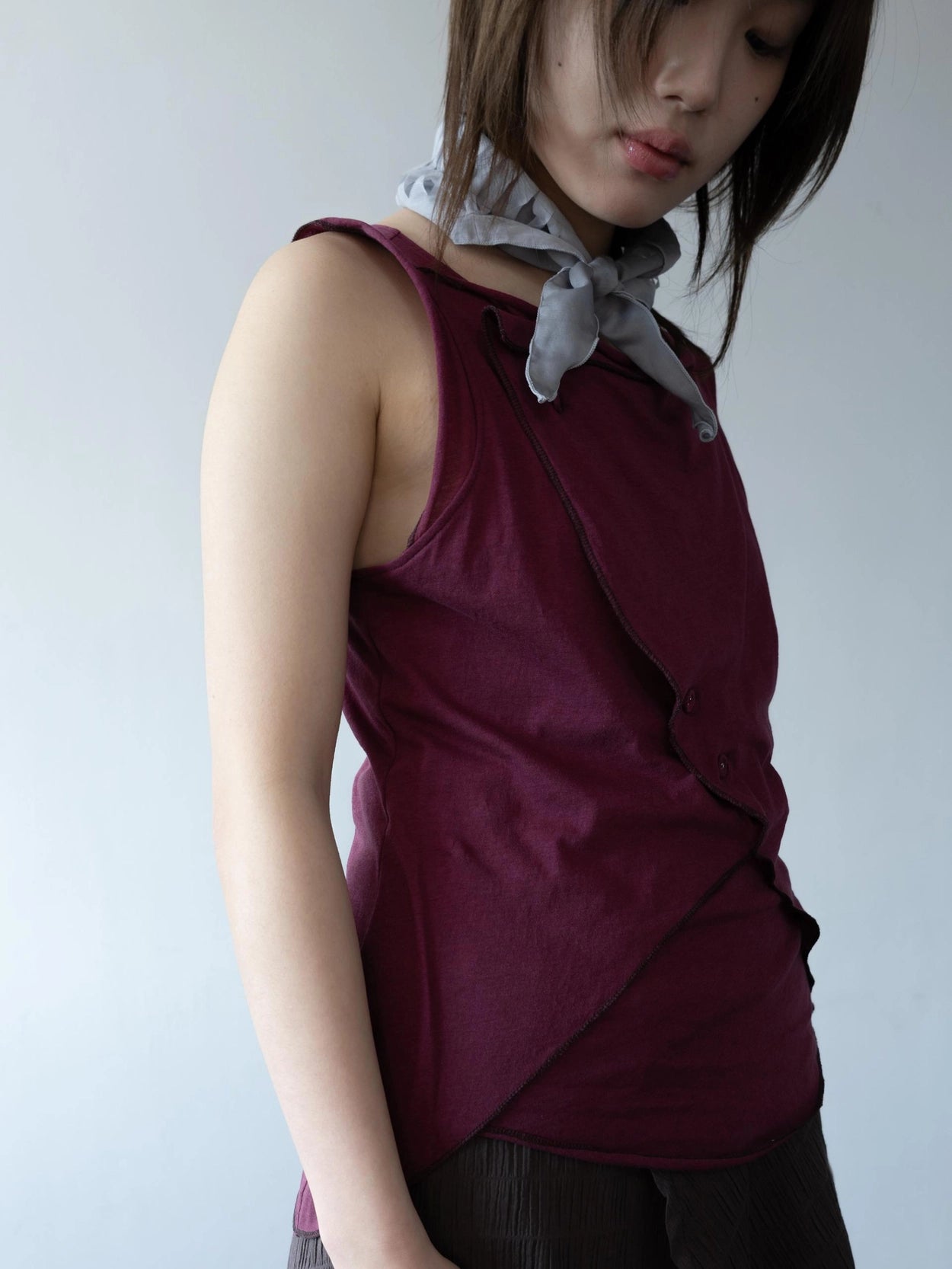 iina-official-ss-25-petal-top(burgundy)