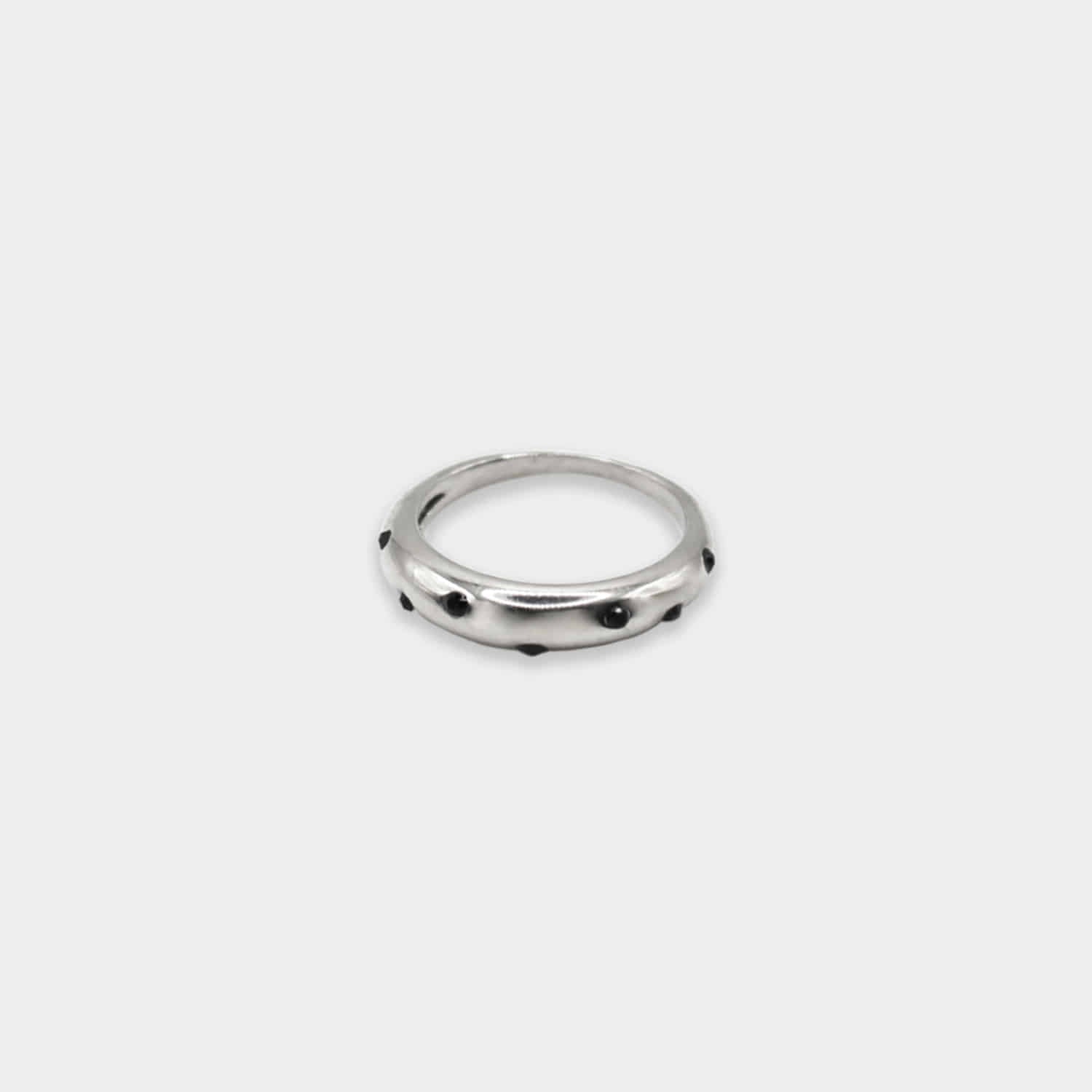 grumpy-stuff-fw-25-black-dot-stud-ring-silver-s