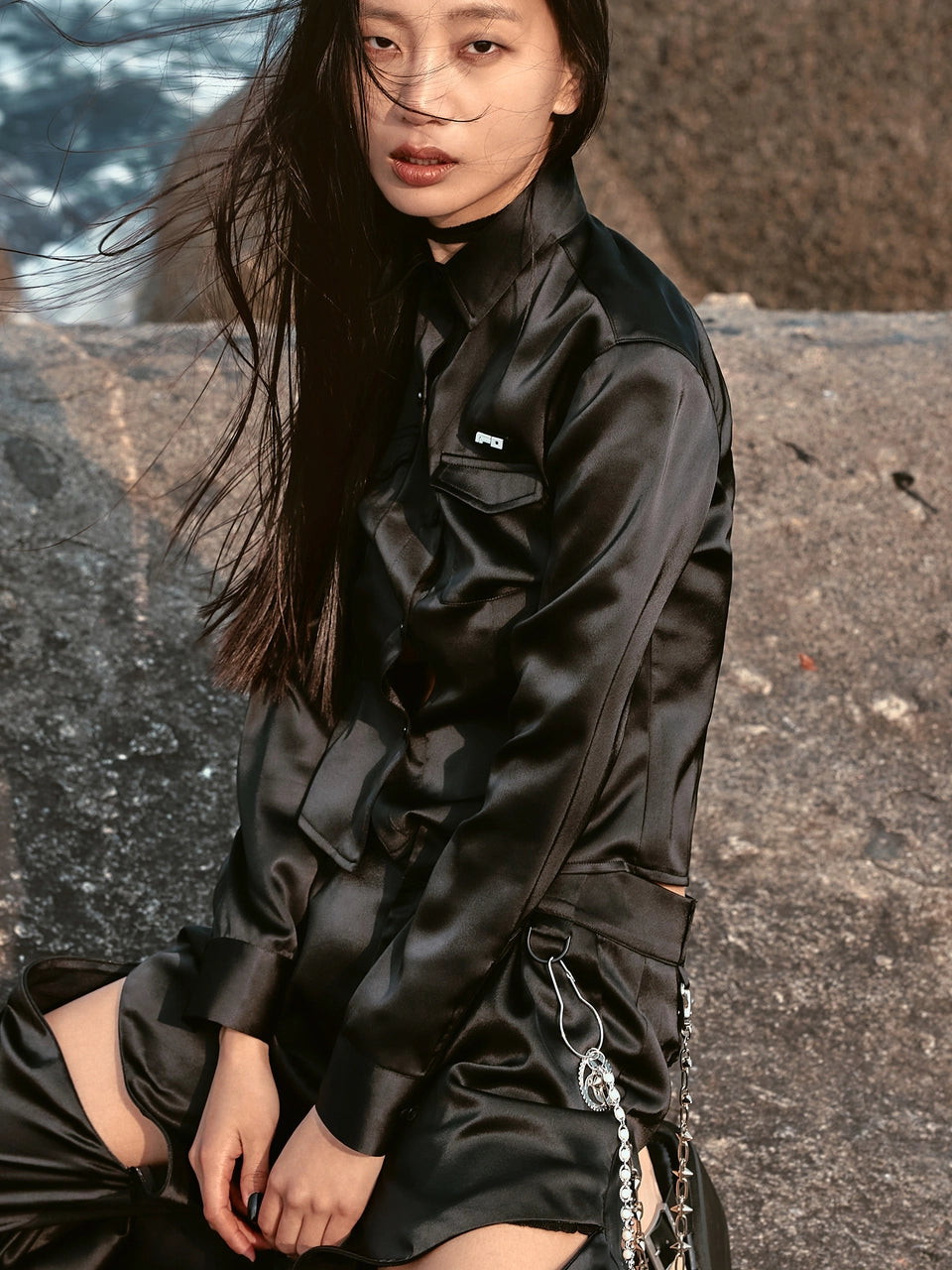 fanyoung-fw-25-satin-crop-shirt-black-s