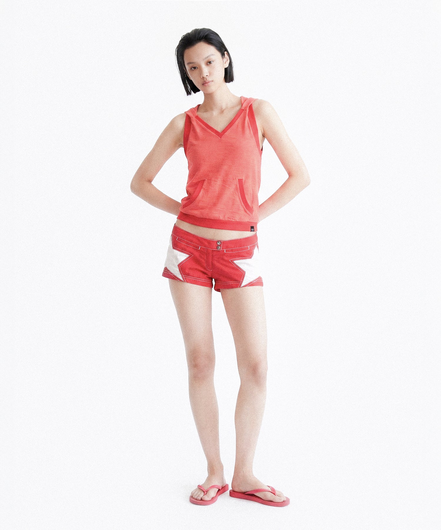 eessay-fw-26-sun-hood-v-tank-red-red-s
