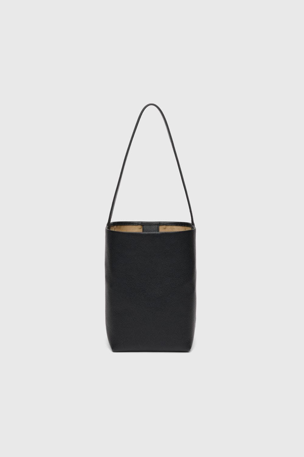 anedit-fw-26-portrait-pebble-graine-bucket-bag-black-beige-s