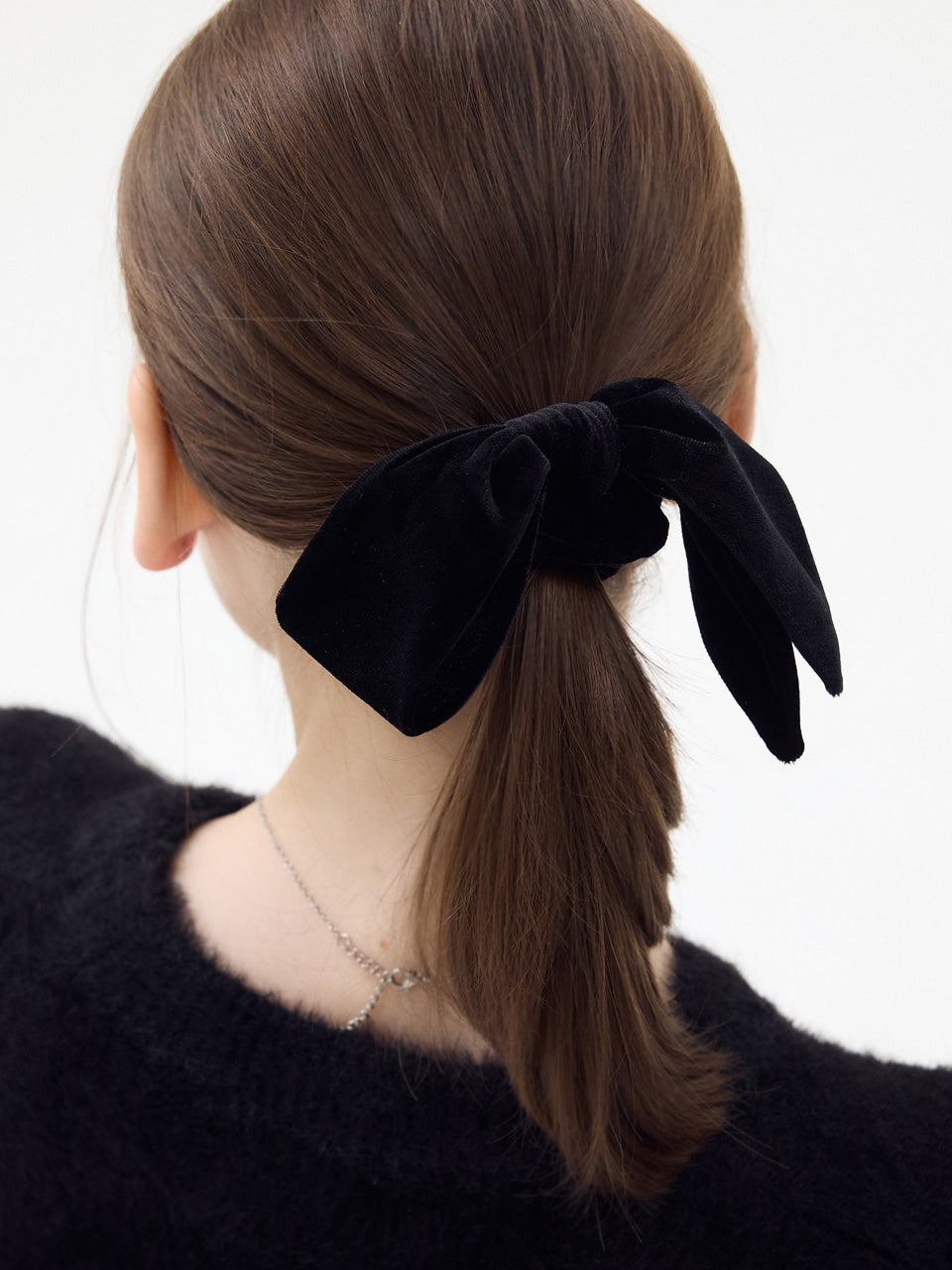 lombrillant-fw-25-ribbon-velvet-black-scrunchie-black-s