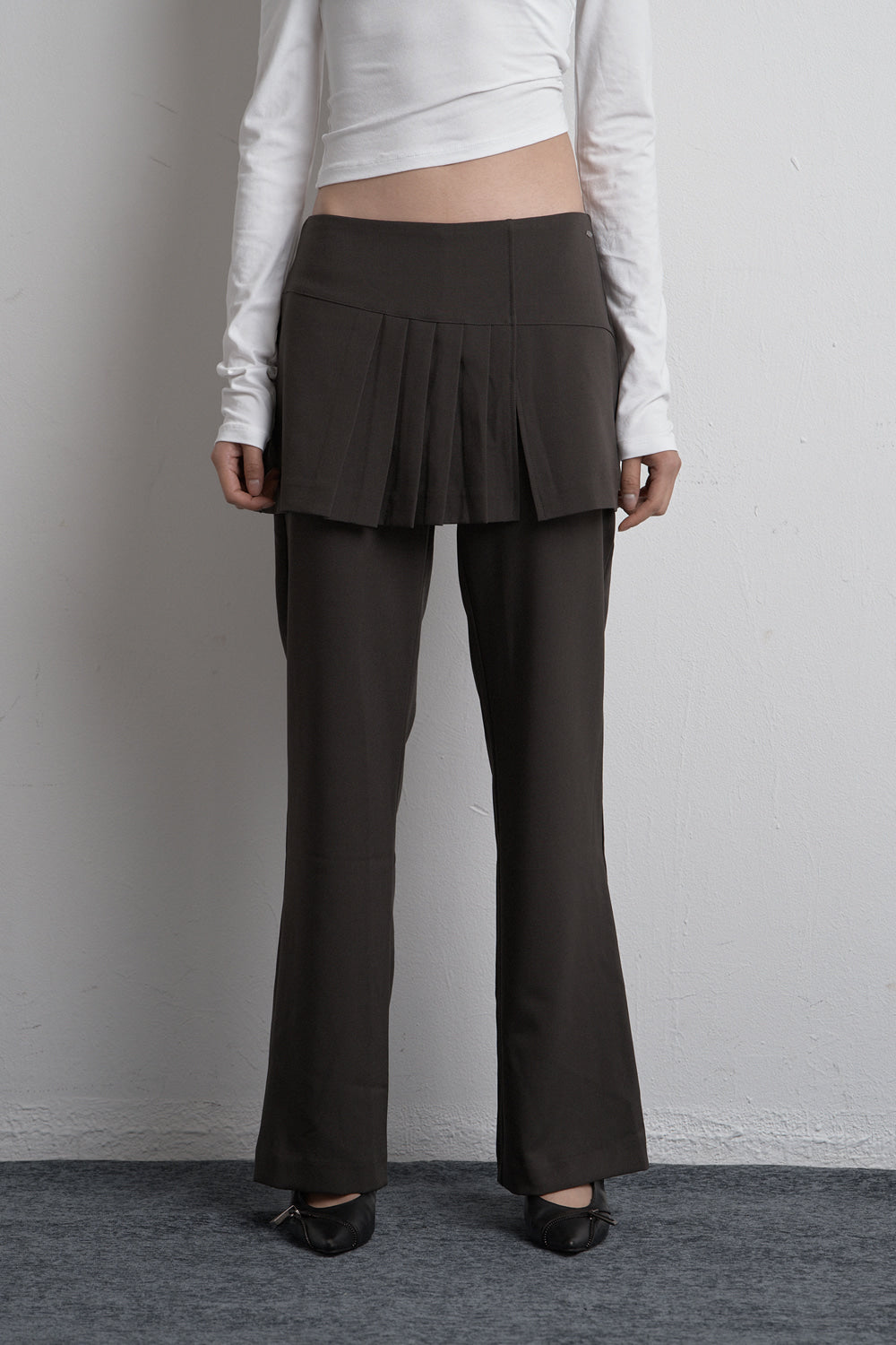 synerjyn-fw-25-unbalanced-skirt-pants-light-charcoal-charcoal-s