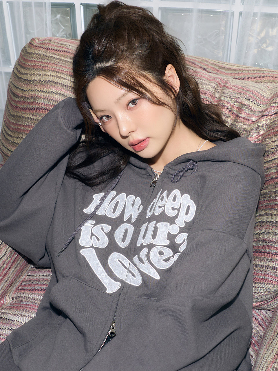 luv-is-true-fw-25-love-patch-hood-zipup-charcoal-charcoal-s