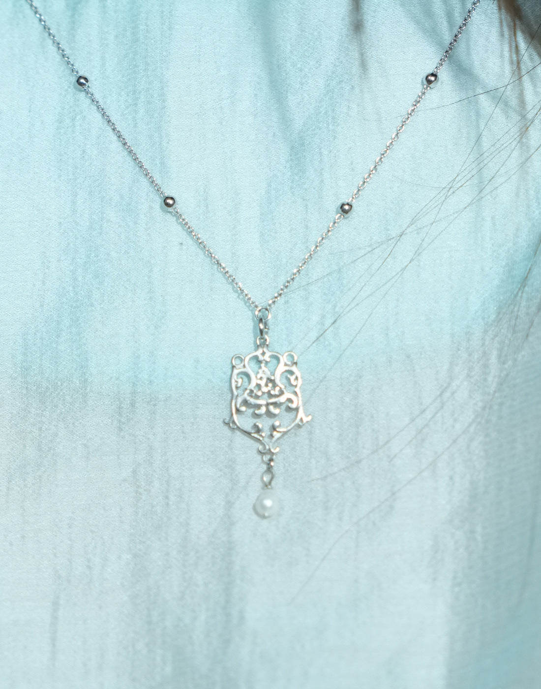 boho-libertude-ss-26-oria-pearl-necklace-silver-s
