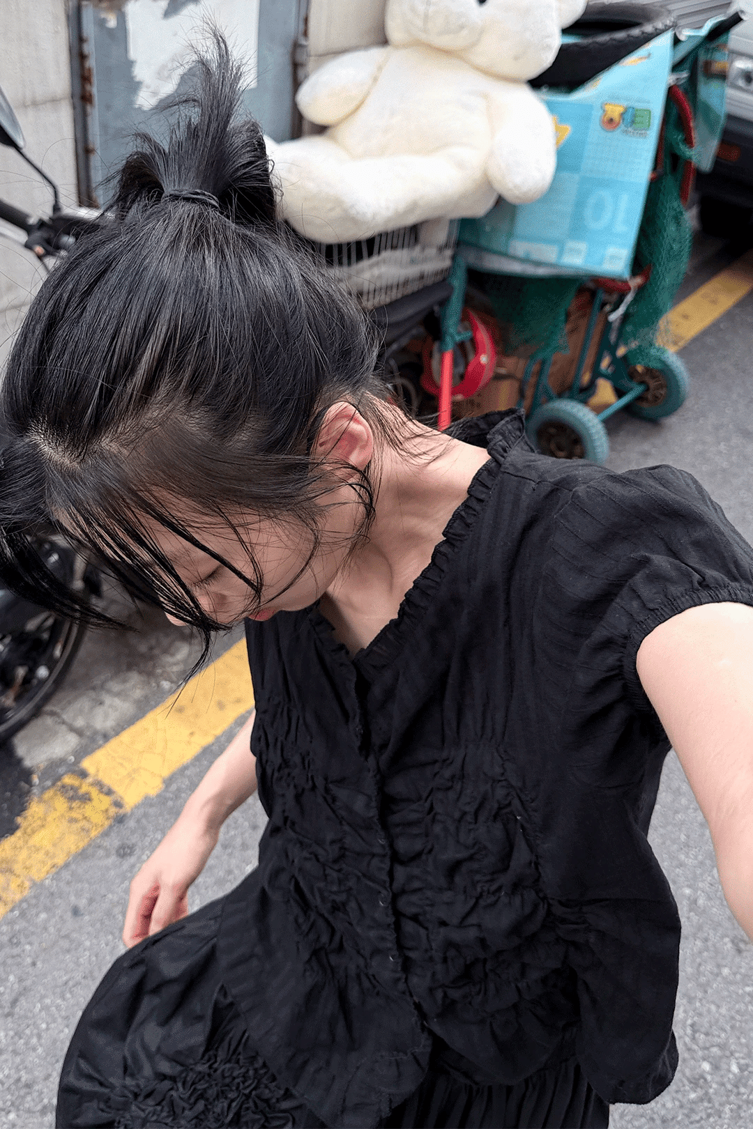 woohwa-ss-26-front-shirring-half-blouse-black-black-s