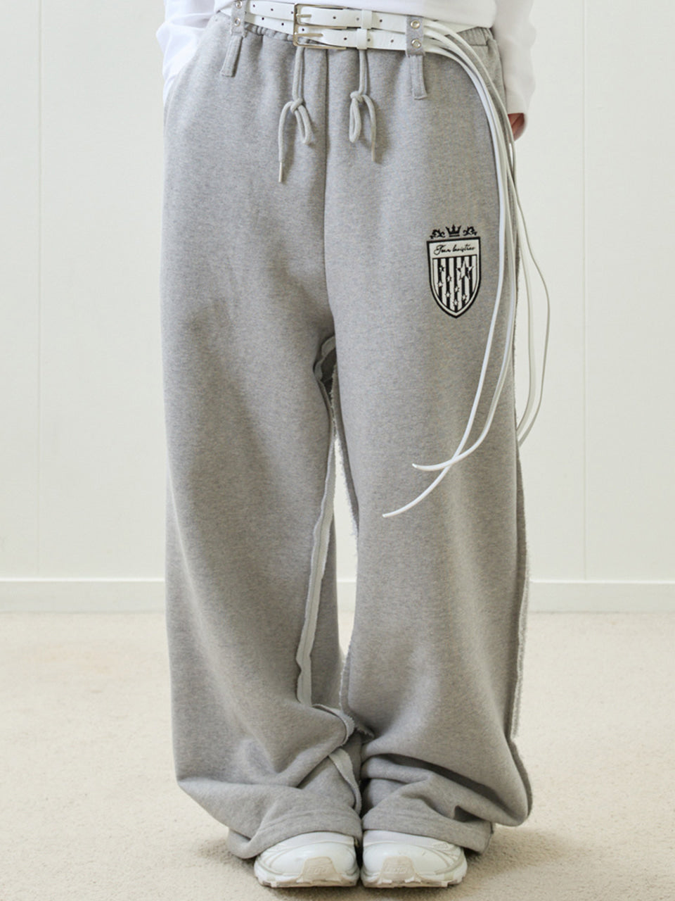 luv-is-true-ss-26-el-star-emblem-training-pants-gray-gray-s
