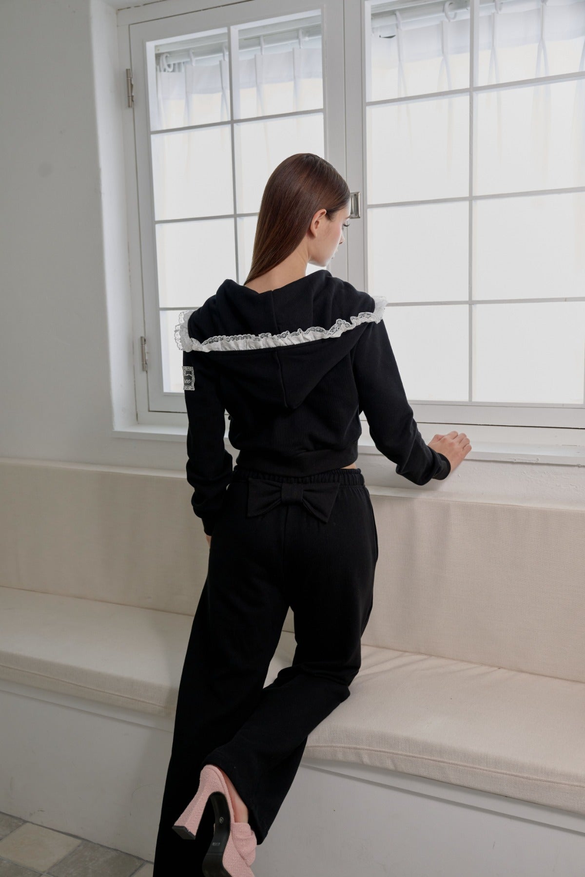 schnee-fw-25-creamy-sweat-pants-black-black-s