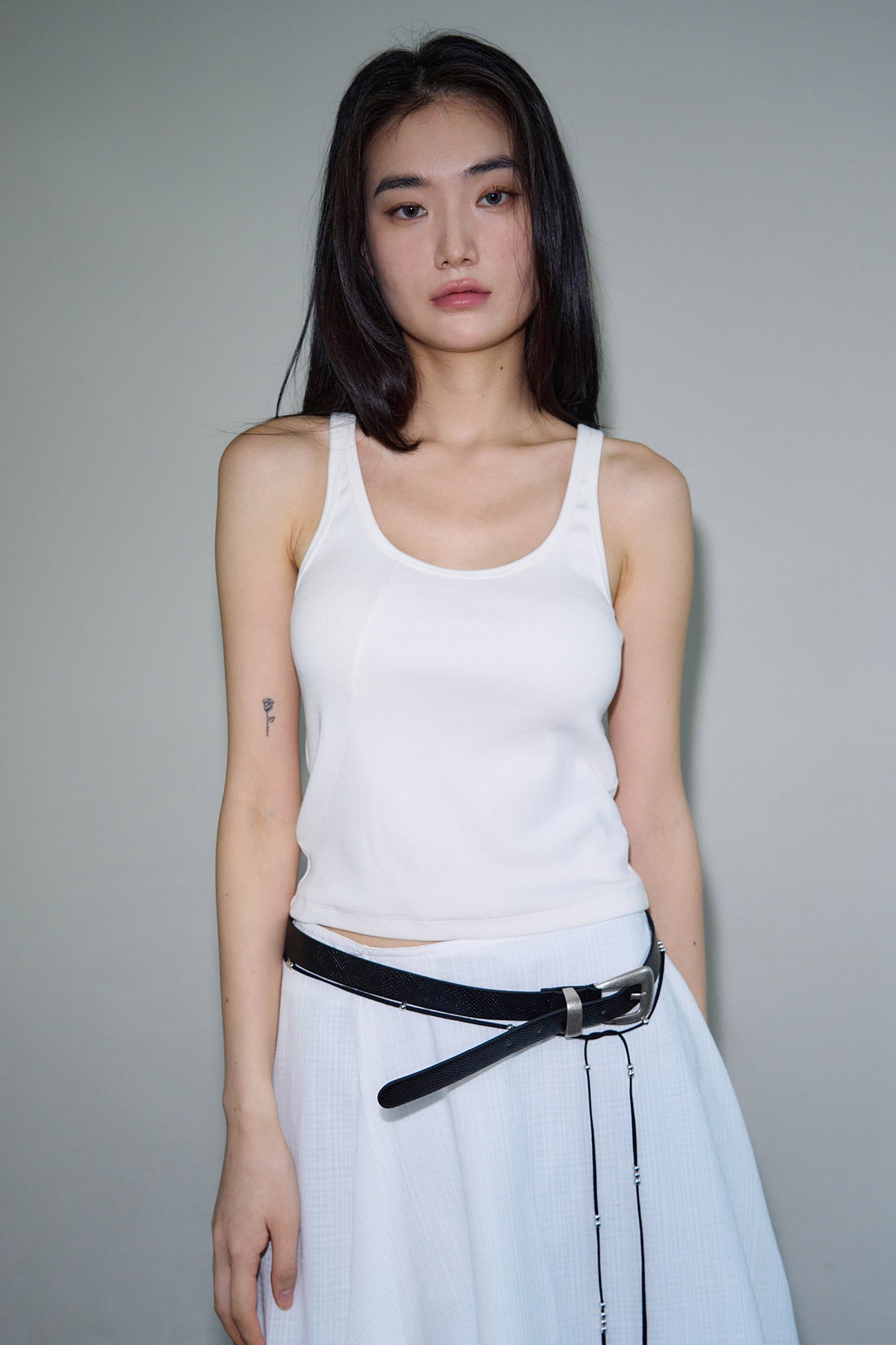 sis-a-ss-25-deep-scoop-neck-line-sleeveless-/-ivory