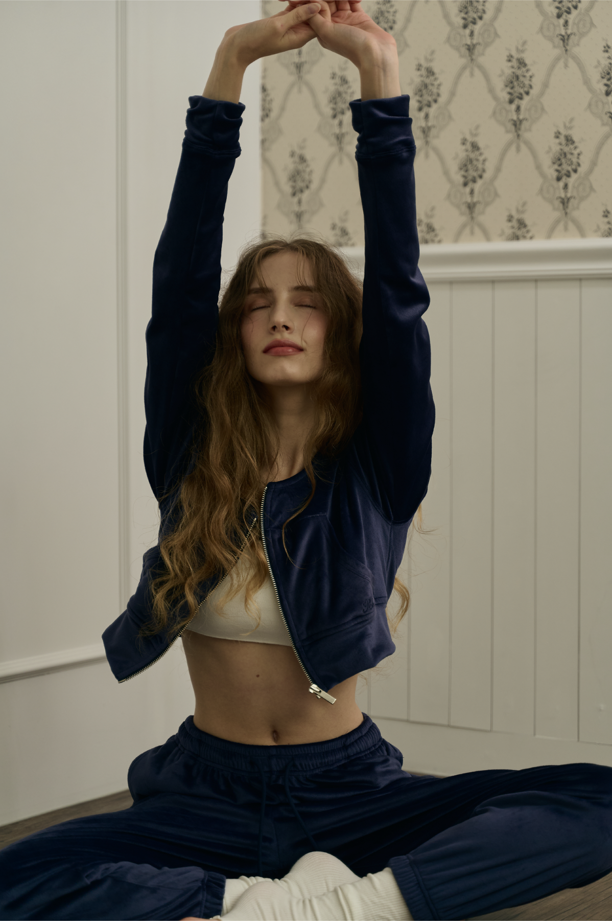 schnee-fw-25-ballerina-crop-zip-up-navy-navy-s