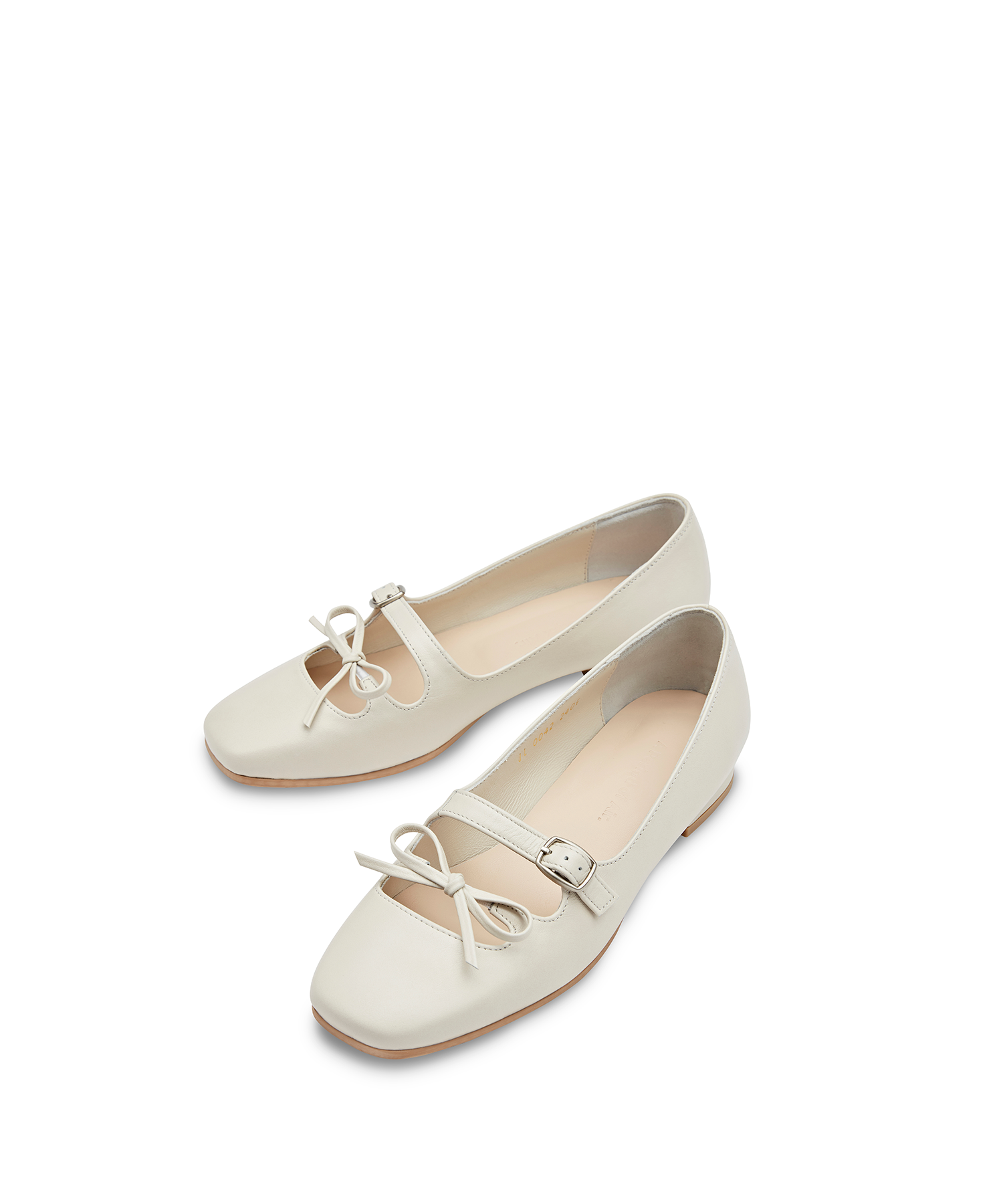 apoa-seasonless-filo-mary-jane-off-white