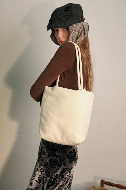 nana-crew-fw-24-house-suede-padding-bag-cream