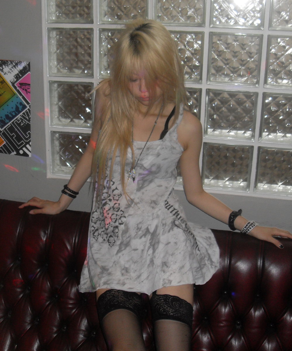 youthisyours-ss-26-unbalance-punk-skull-sleeveless-white-white-s