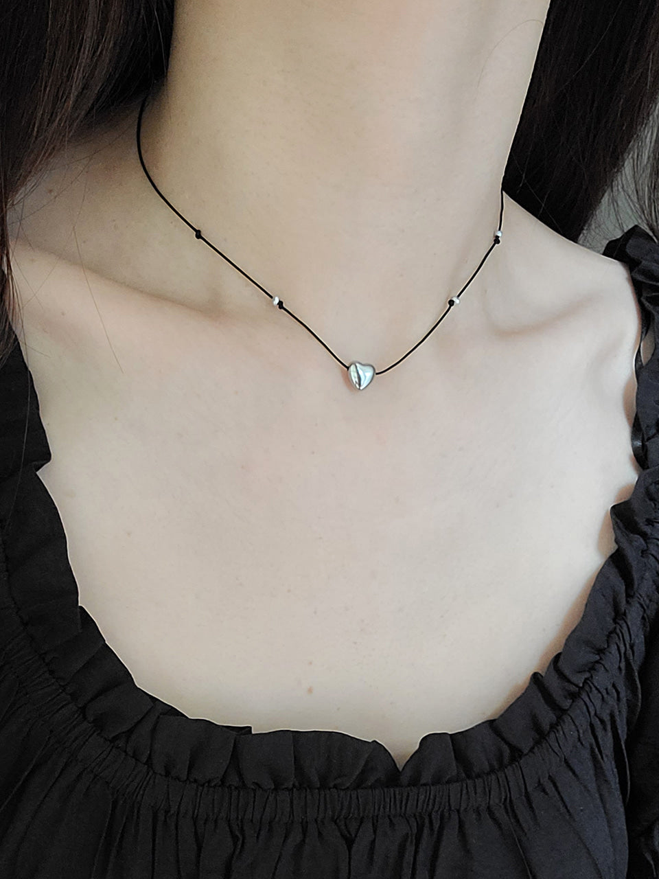 lombrillant-seasonless-heart-surgical-string-necris-2-col