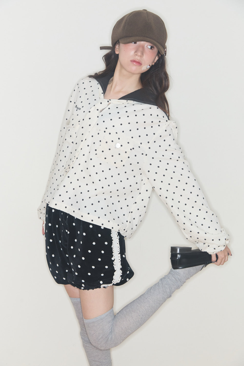 shakiri-fw-25-polka-star-patch-sailor-blouse-ivory-ivory-s