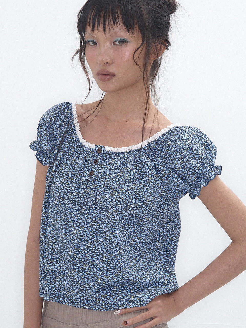 expired-girl-ss-25-bonnie-top-floral