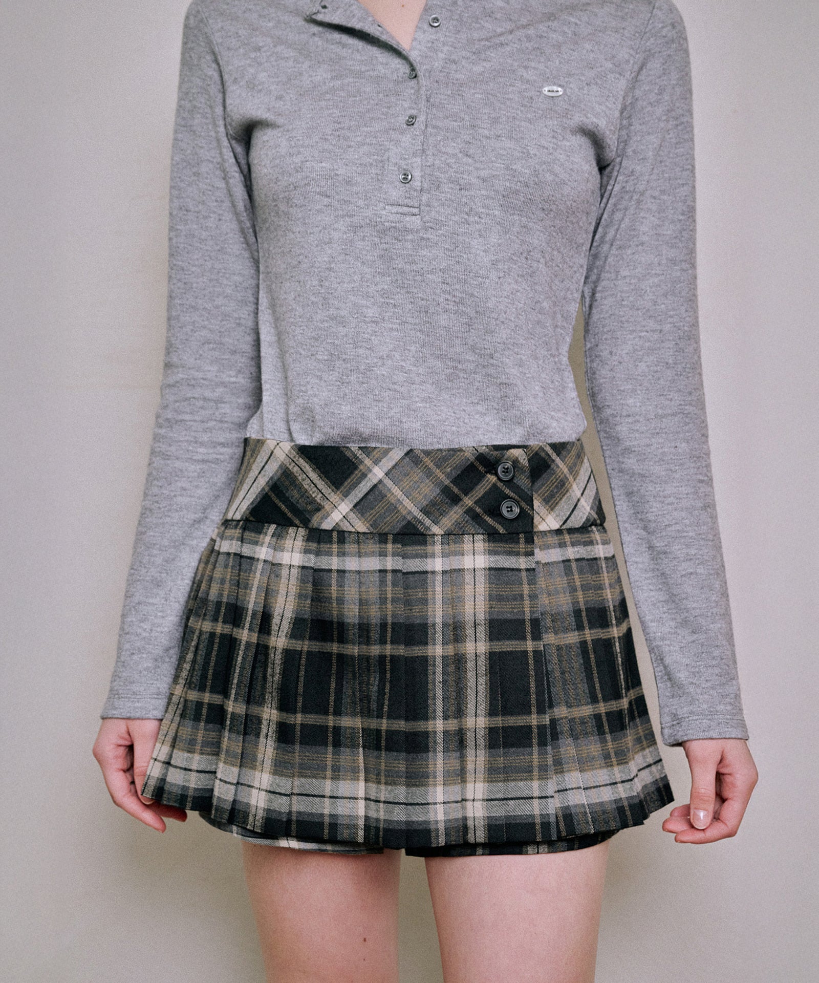 dear-me-ss-25-check-pleated-mini-skirt-pants-(black)