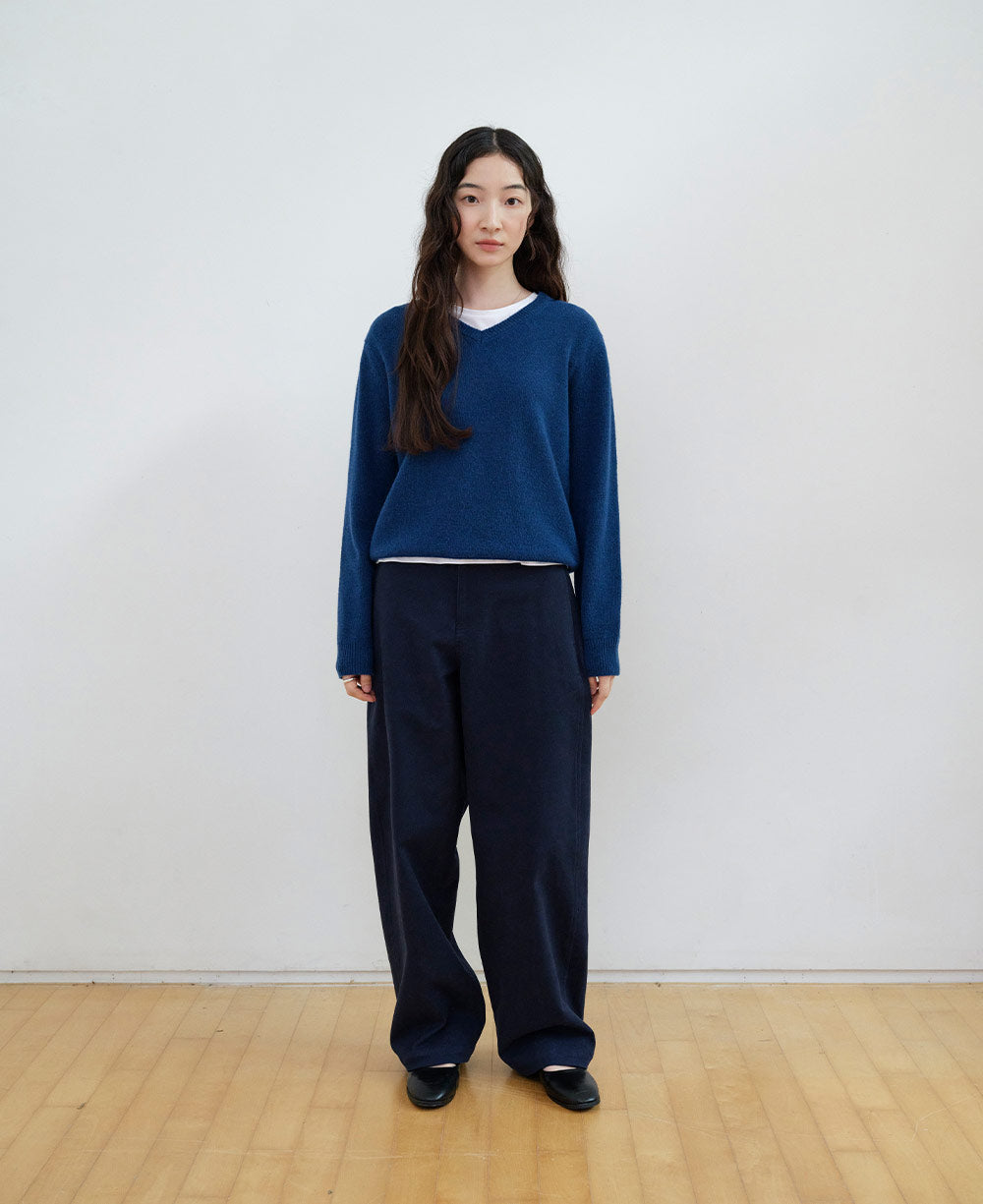 step-around-fw-26-cashmere-superfine-wool-v-neck-knit-blue-blue-s