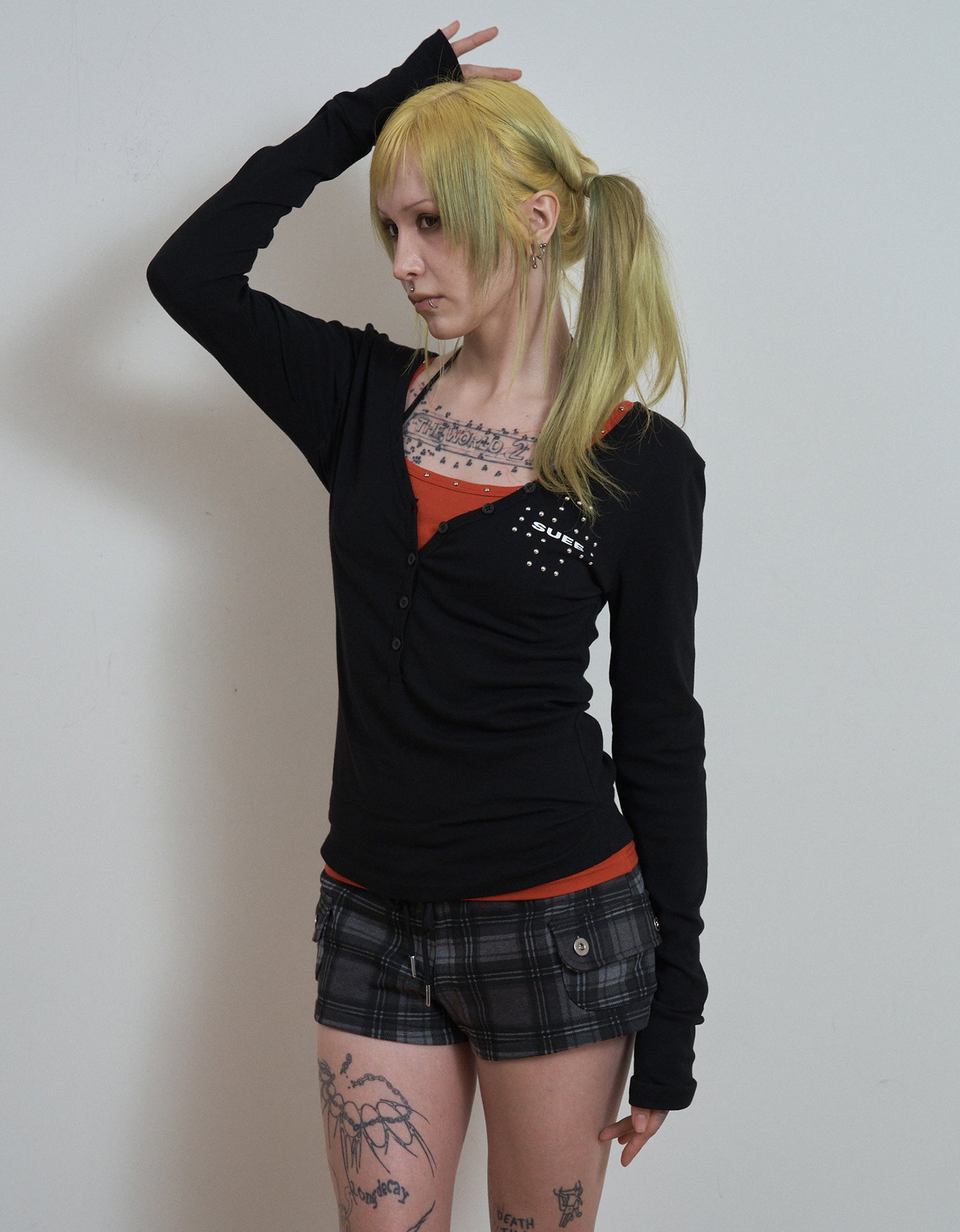 setup-exe-fw-26-deep-v-neck-button-top-black-black-s