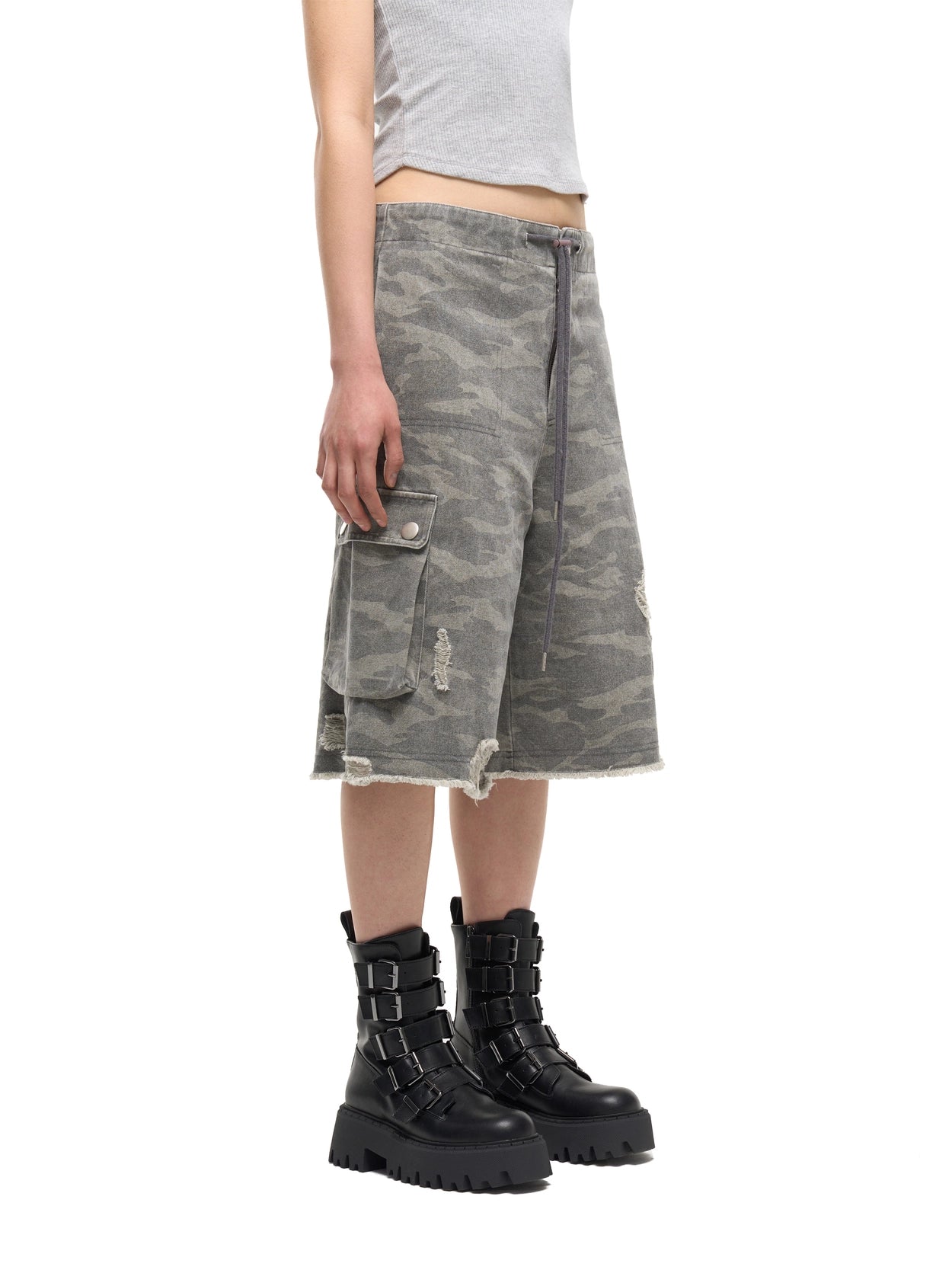 girlsgirls-ss-25-vintage-camo-shorts-khaki-s