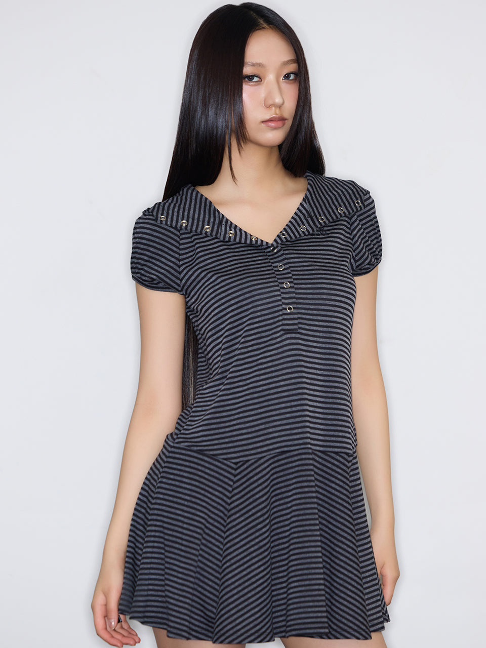 luv-is-true-ss-25-e-basic-iloveu-hood-layered-dress-charcoal-charcoal-s