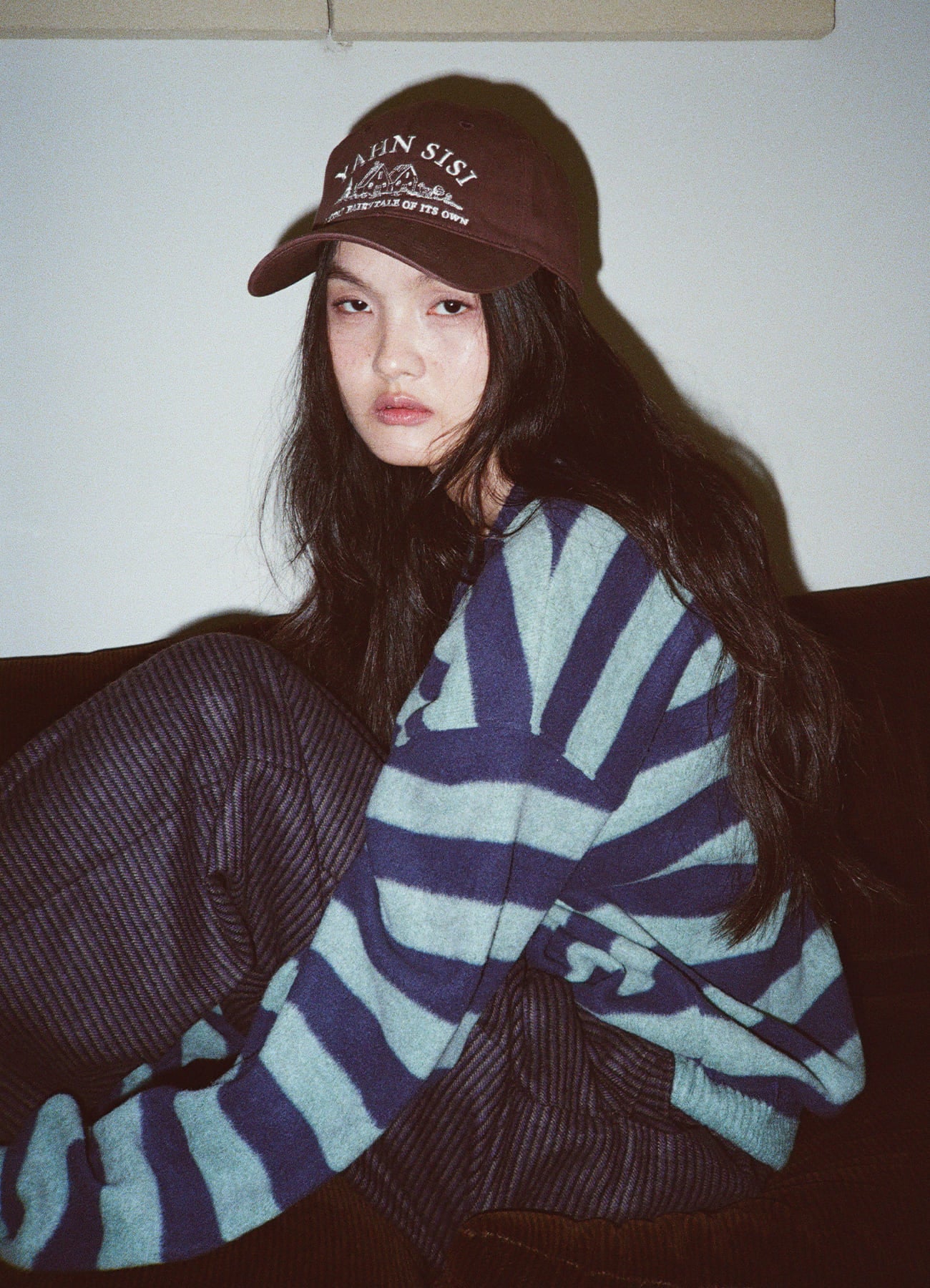 yahn-sisi-fw-25-stripe-fluffy-v-neck-knit-sweat-green-green-s