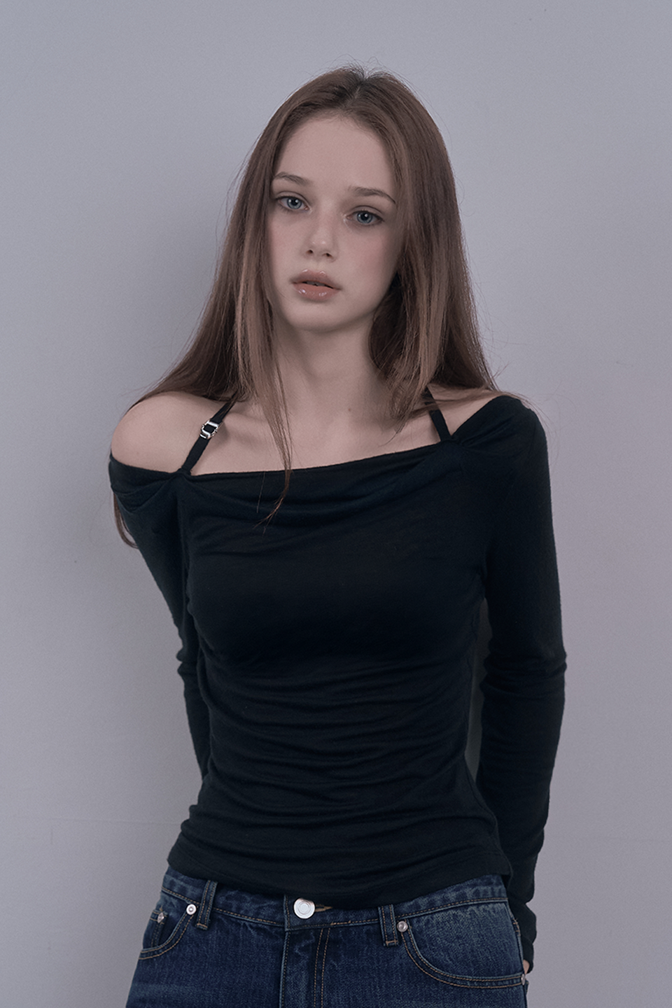 damio-fw-26-draped-buckle-halter-top-black-black-s