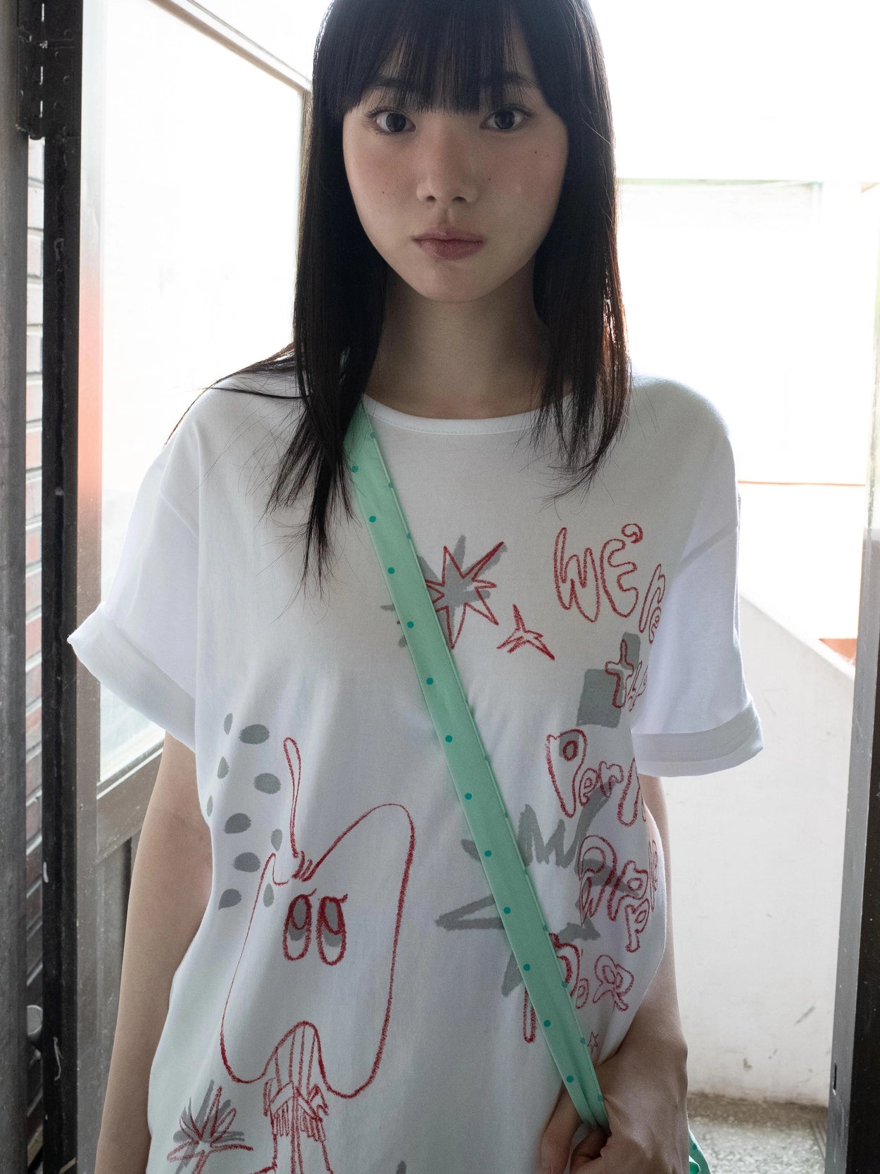 onska-ss-25-crayon-fruit-tshirt-(apple-white)