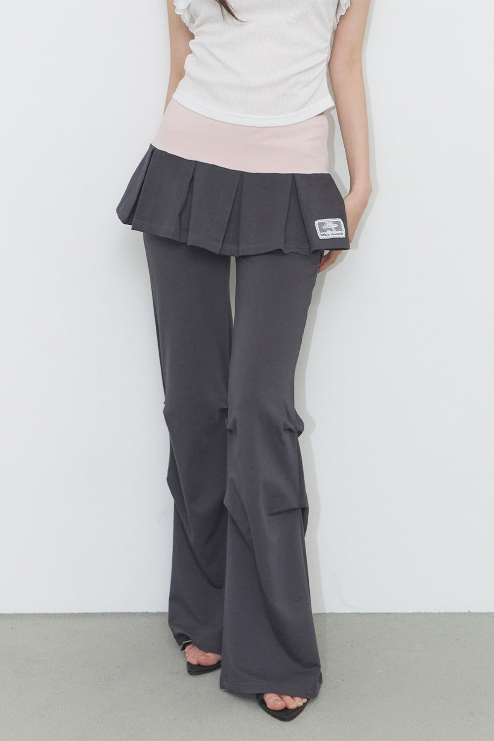 illigo-ss-26-two-tone-pleated-skirt-pants-charcoal-charcoal-s