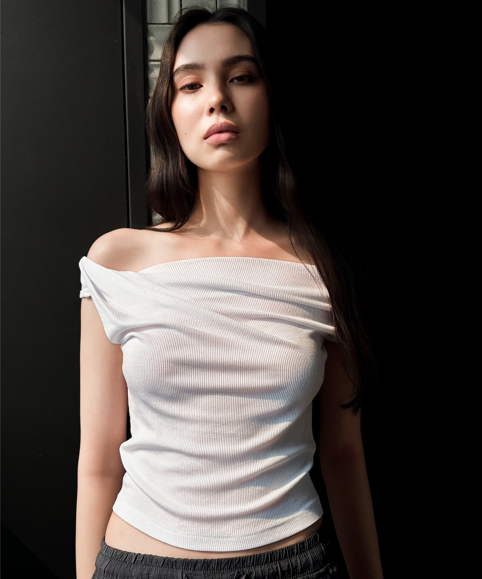 dear-me-ss-26-twist-off-shoulder-top-white-white-s