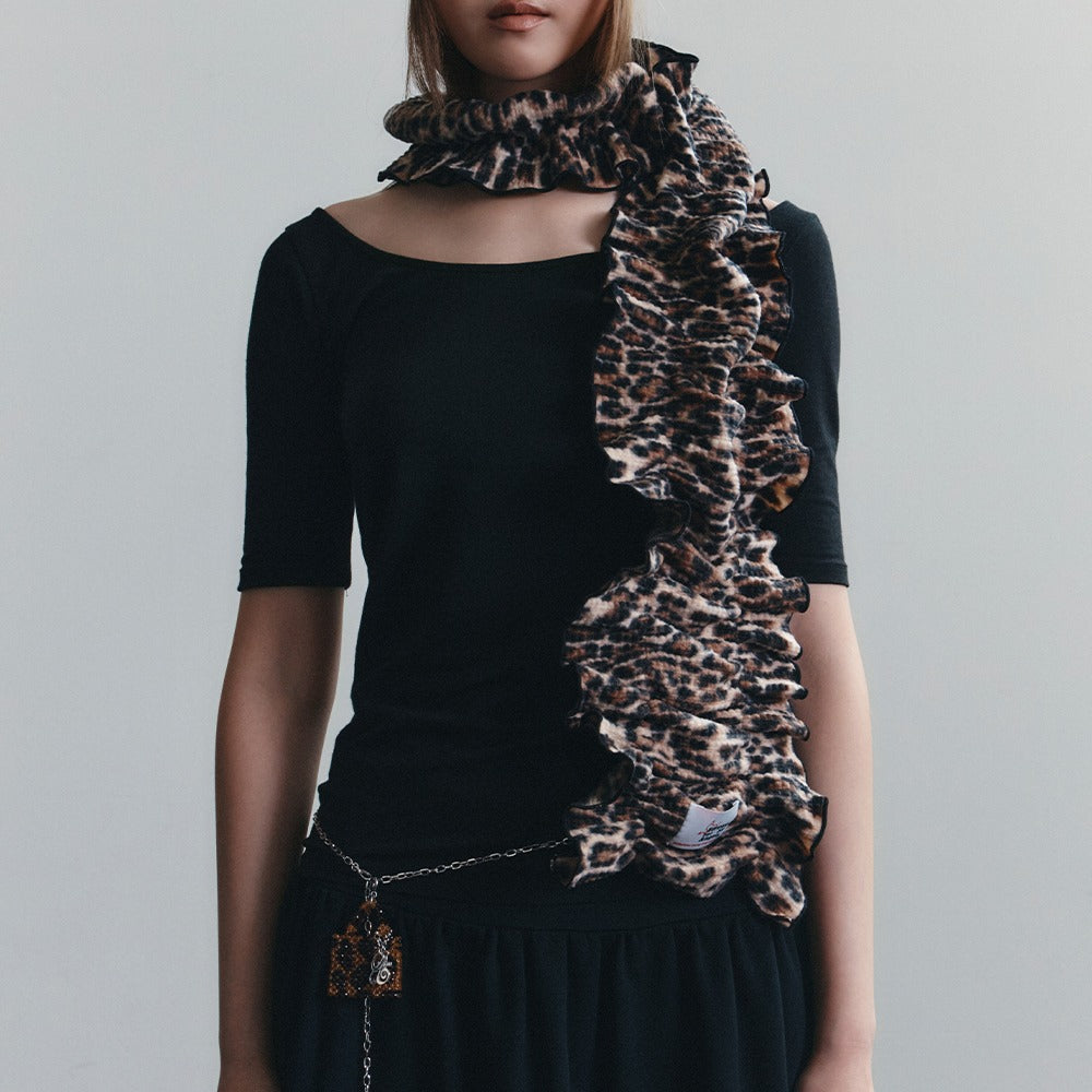eireve-fw-25-emma-fleece-frill-muffler-leopard-beige-leopard-beige-s