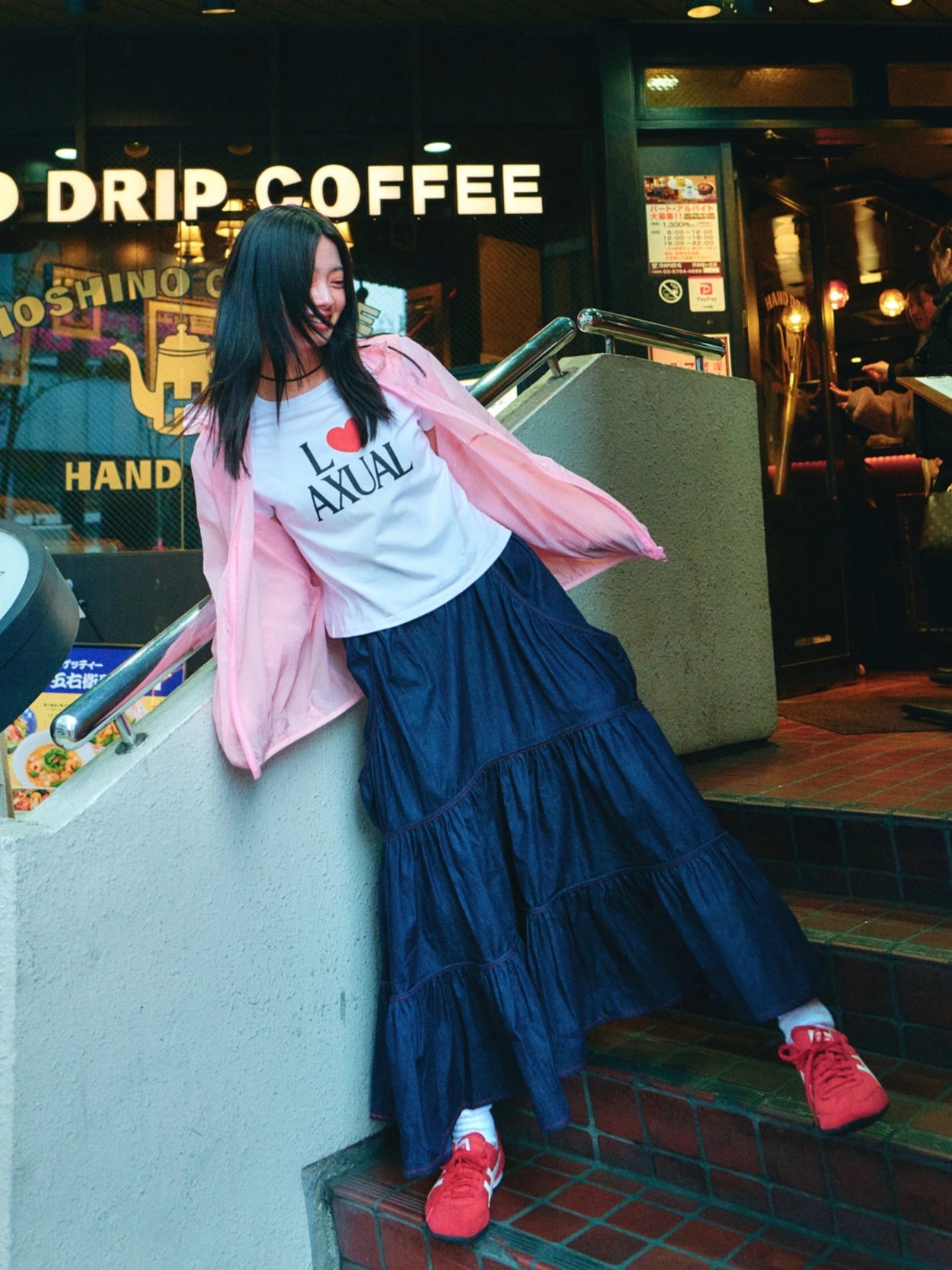 lo-axual-ss-25-red-stitch-denim-tierd-skirt