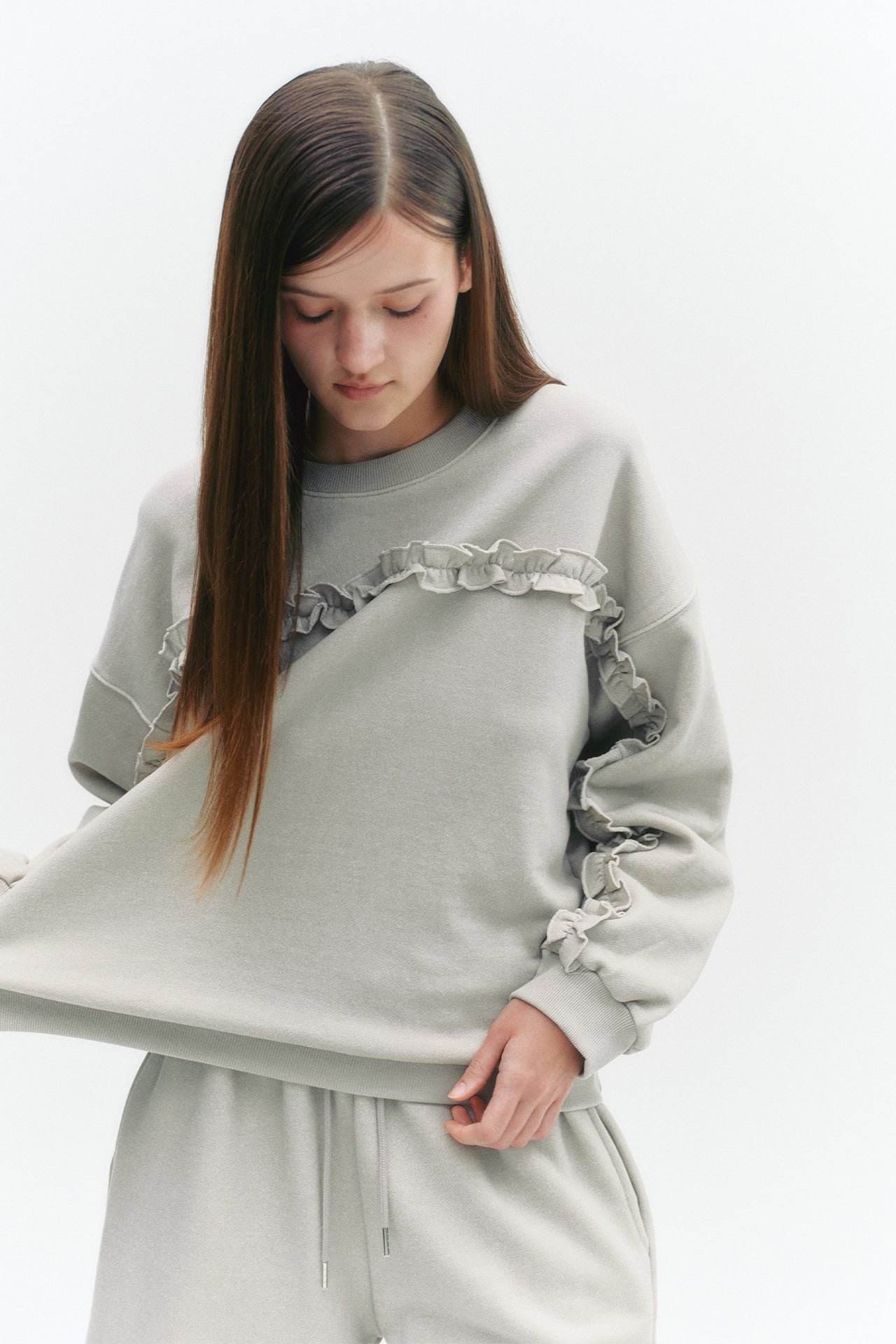 moilly-fw-25-pigment-frill-sweatshirt-beige-beige-s