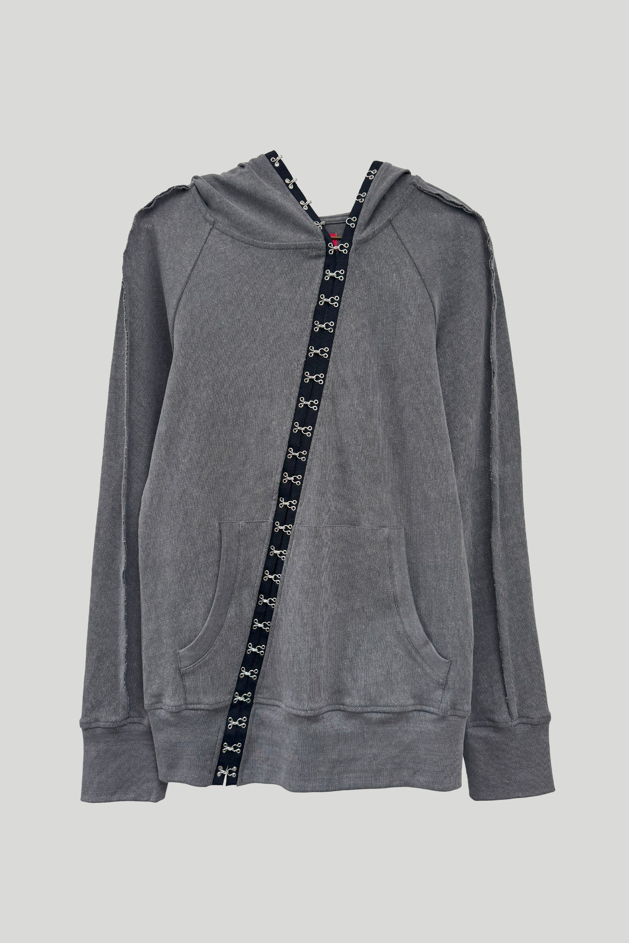 still-lethardy-ss-25-diagonal-hook-n-eye-raglan-hoodie