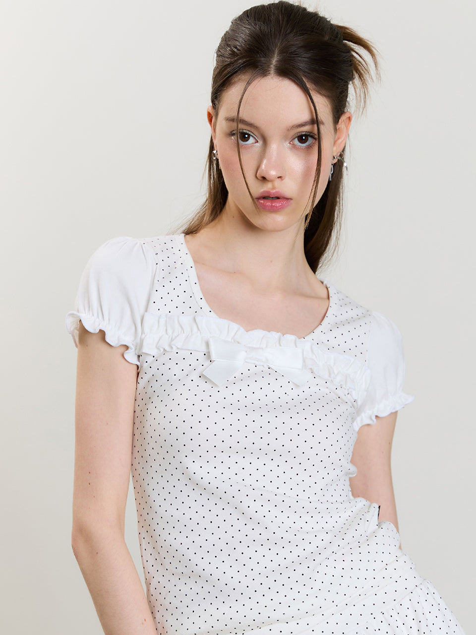 luv-is-true-ss-25-sm-ribbon-puff-pattern-tee-white-white-s