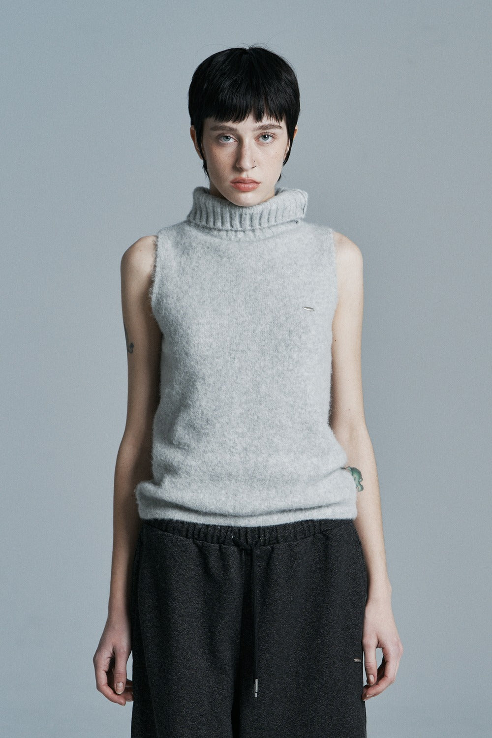 synerjyn-fw-25-joy-knit-top-gray-gray-s