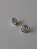 midnight-moment-ss-26-spiral-mini-earring-silver-silver-s