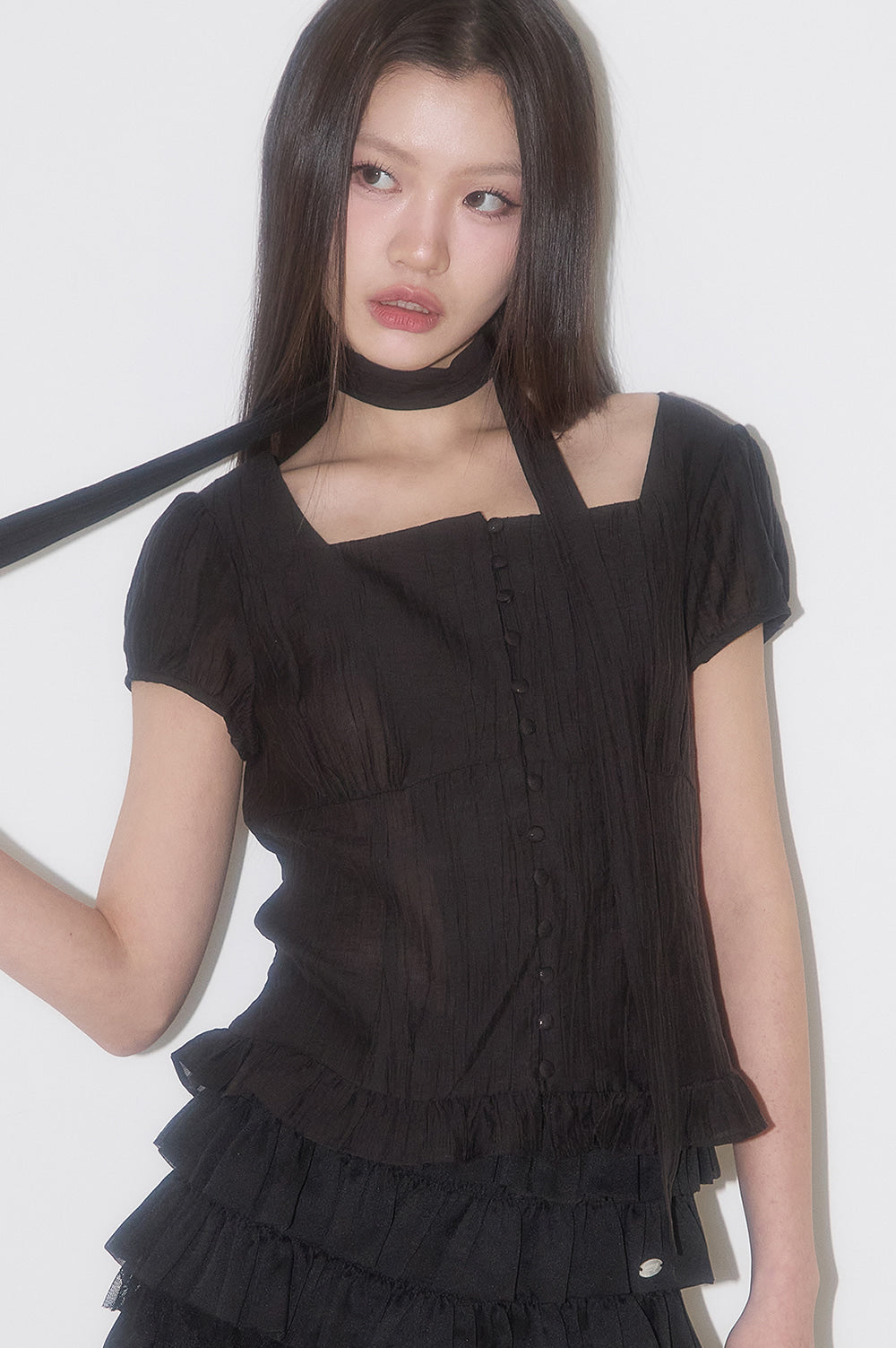 illigo-ss-25-ribbon-tie-square-neck-blouse-black