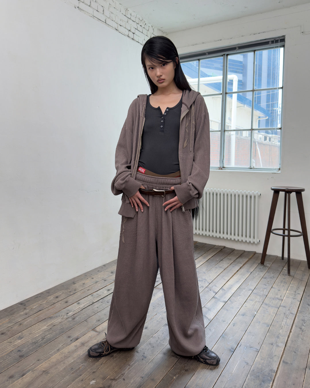 porterna-fw-25-waffle-pigment-jogger-pants-dark-beige-dark-beige-s