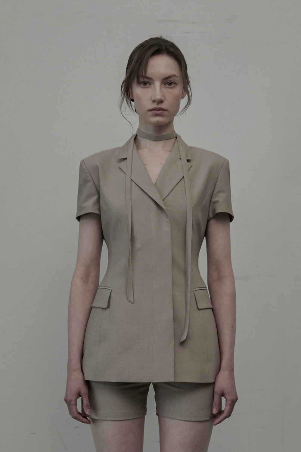 mausoleum-ss-25-emma-string-half-sleeve-jacketbeige