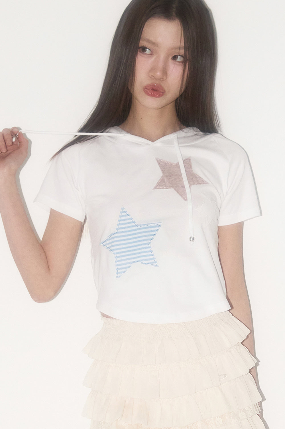 illigo-ss-25-stripe-star-patch-hoodie-tshirt-white