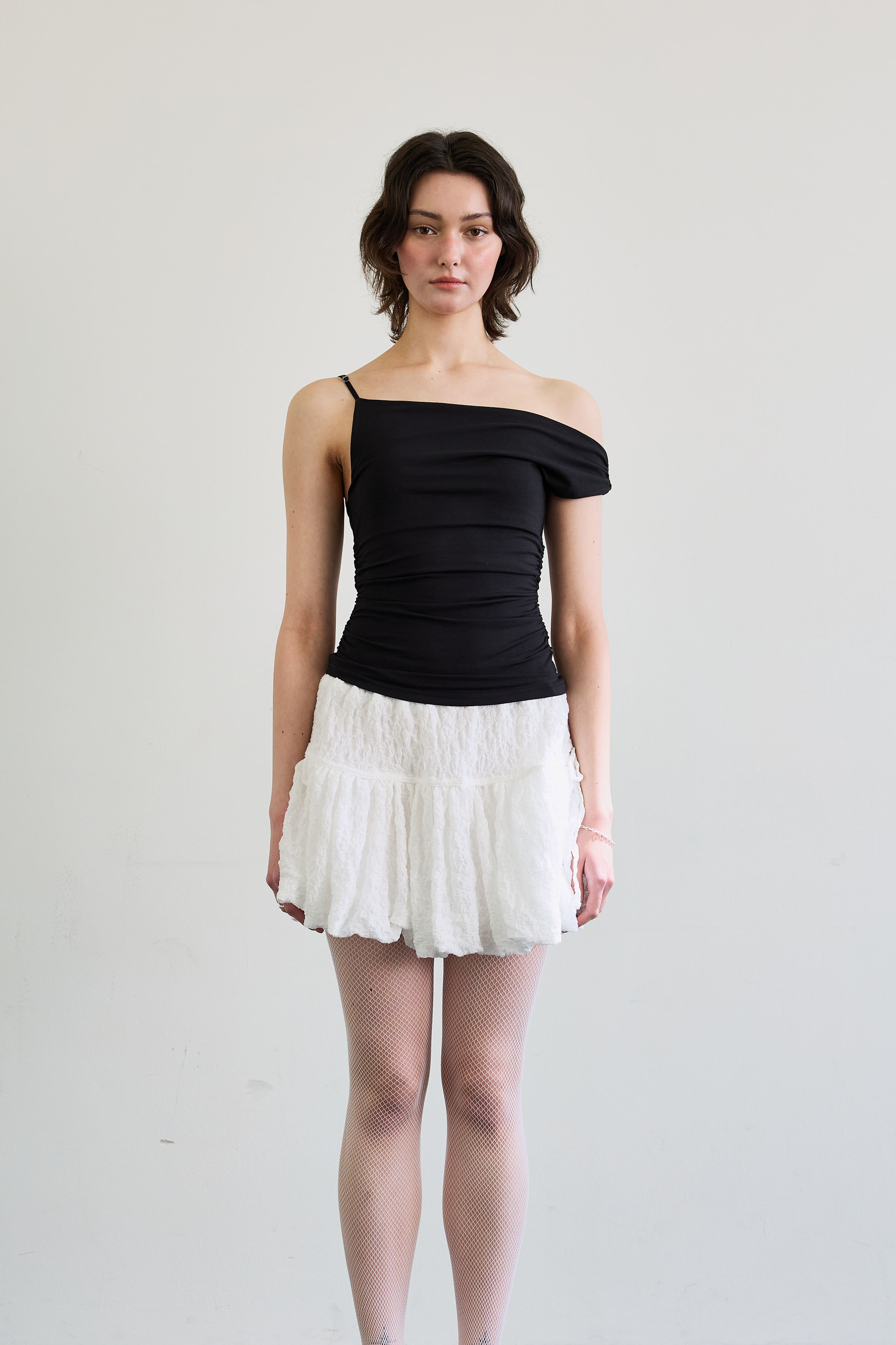 ari-ss-25-sherry-unbalance-shirrling-top-/-black