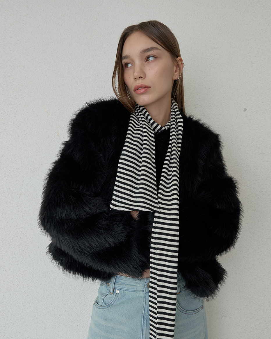 ordes-fw-25-eyelet-vintage-stripe-scarf-black-black-s